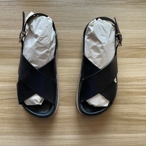 Alohas Marshmallow Sandals, black chunky platform sandals